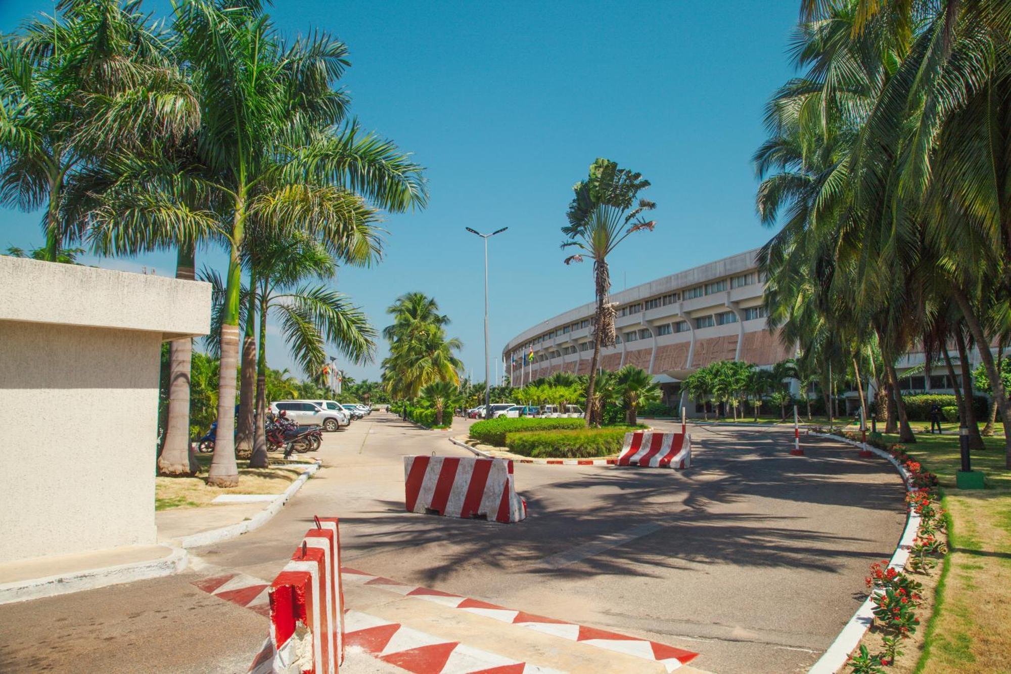 Hôtel Sarakawa Lomé Extérieur photo