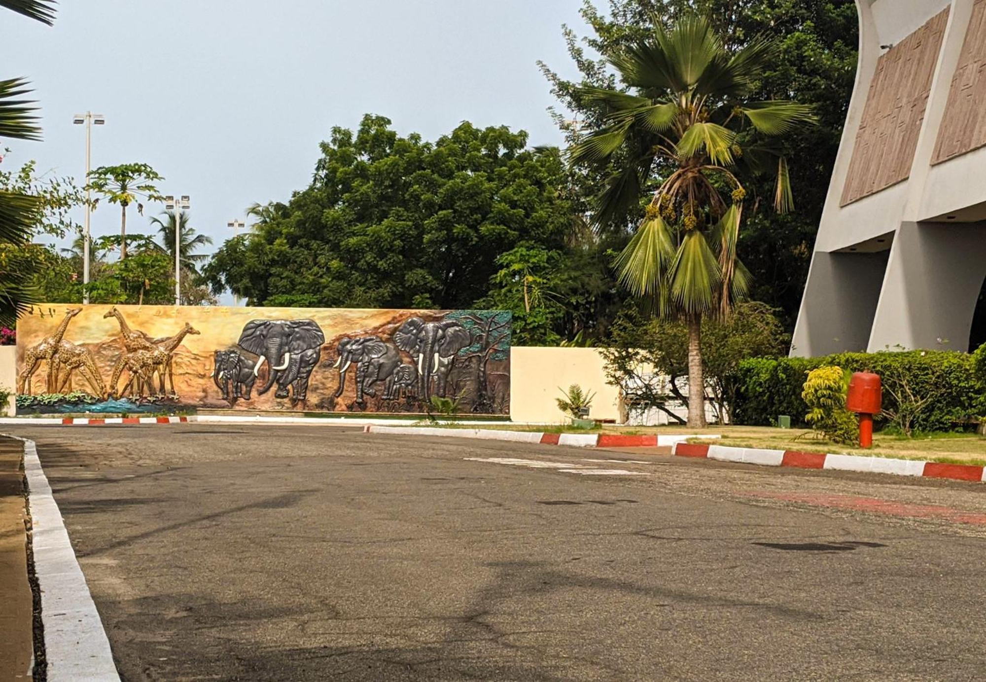 Hôtel Sarakawa Lomé Extérieur photo