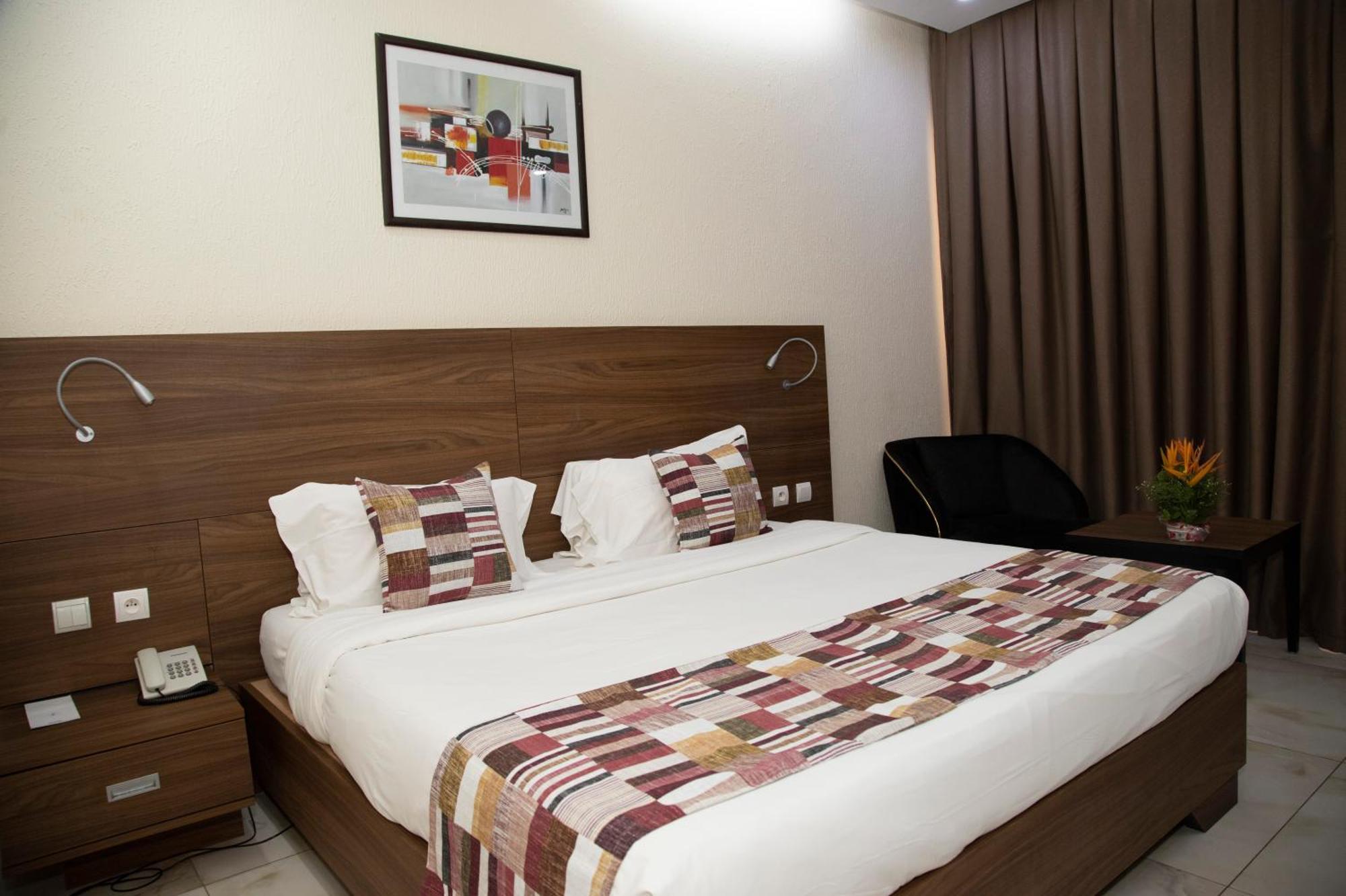 Hôtel Sarakawa Lomé Extérieur photo