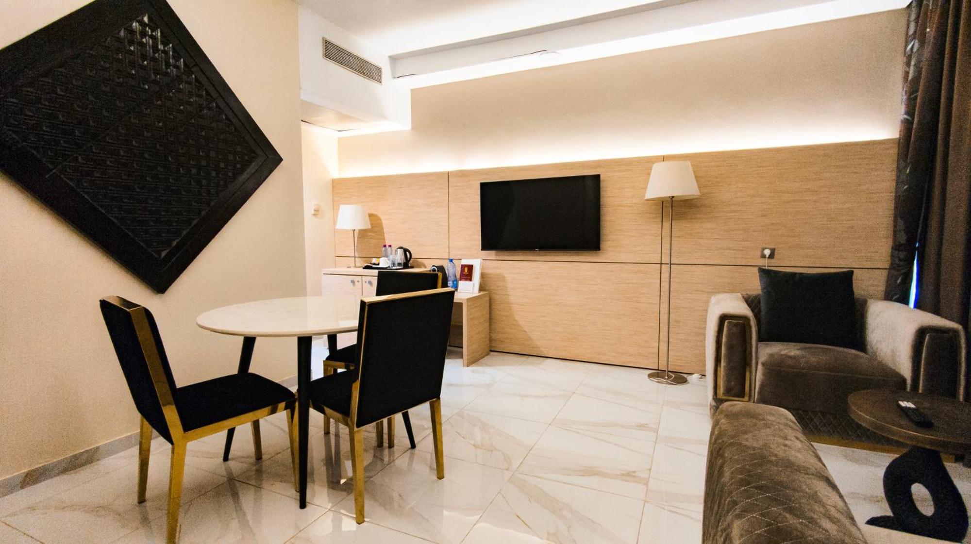 Hôtel Sarakawa Lomé Extérieur photo