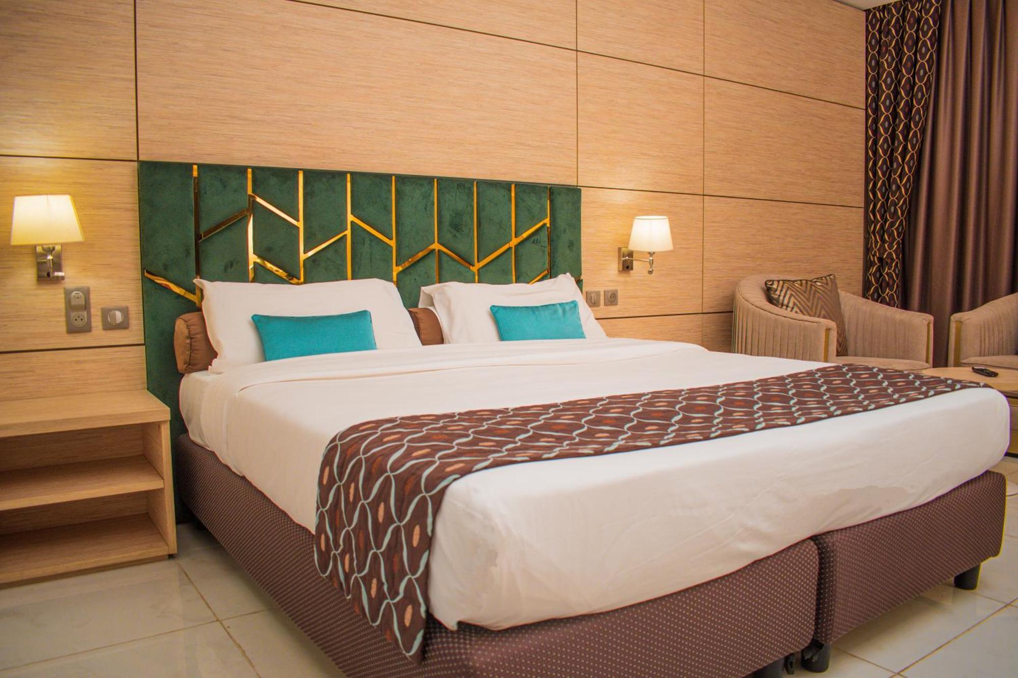 Hôtel Sarakawa Lomé Extérieur photo