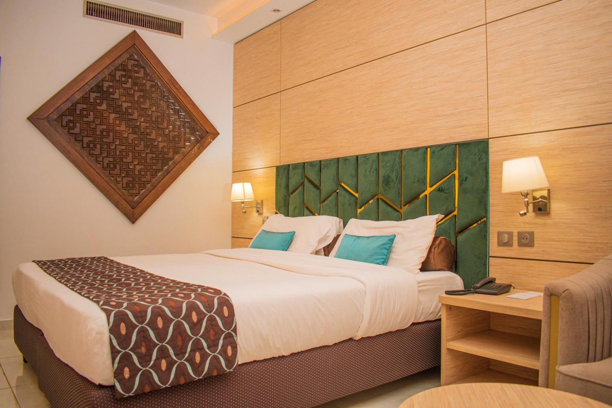 Hôtel Sarakawa Lomé Extérieur photo