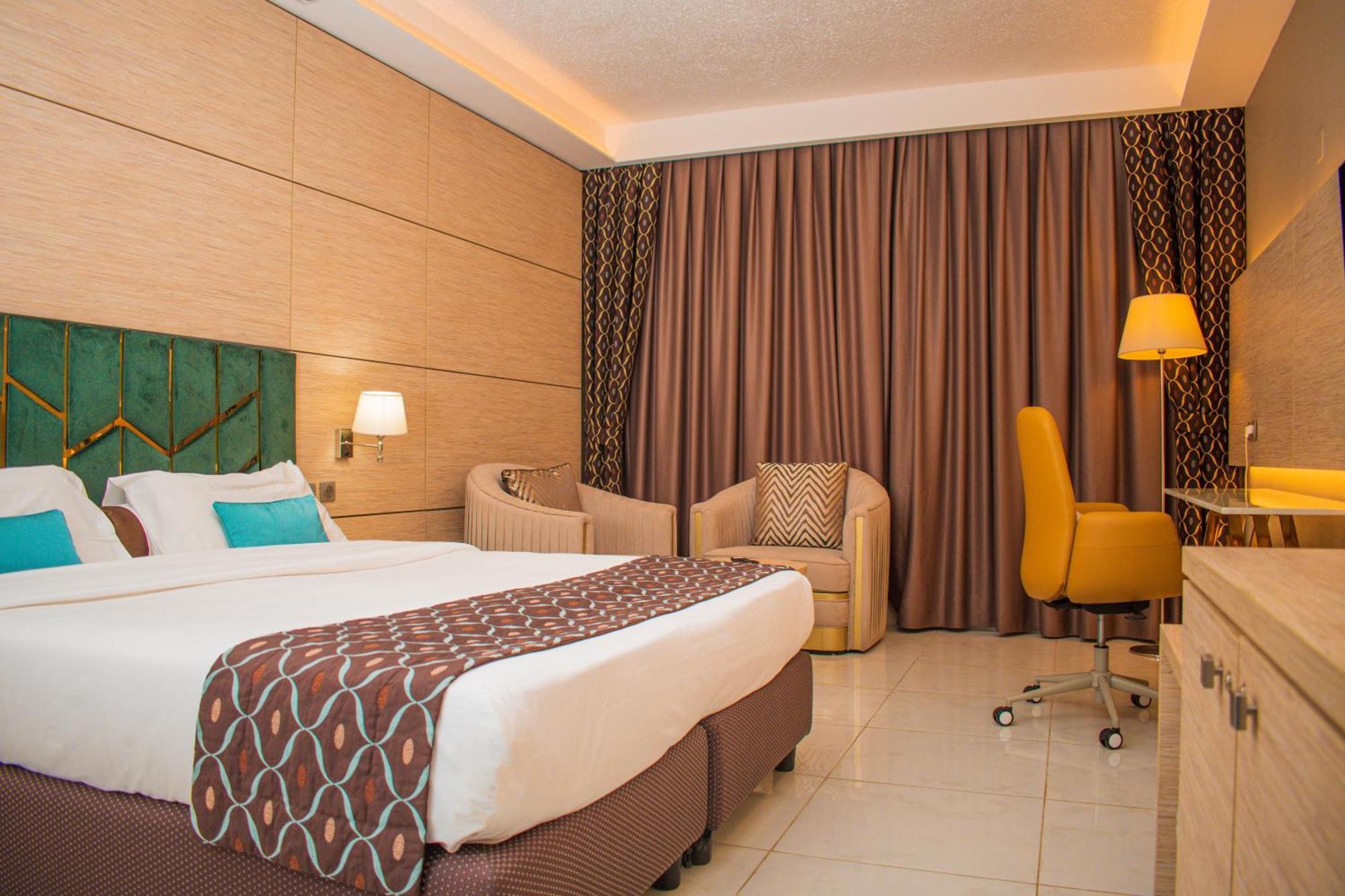 Hôtel Sarakawa Lomé Extérieur photo