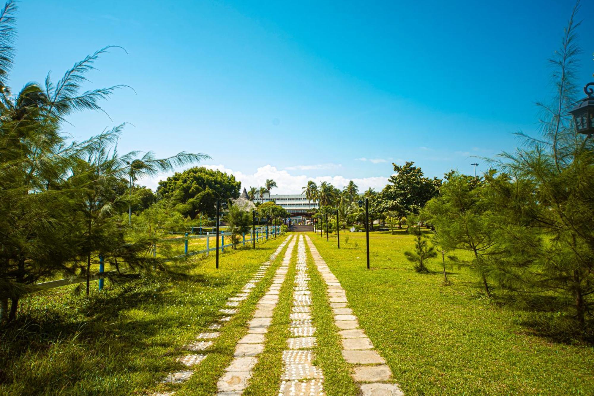 Hôtel Sarakawa Lomé Extérieur photo