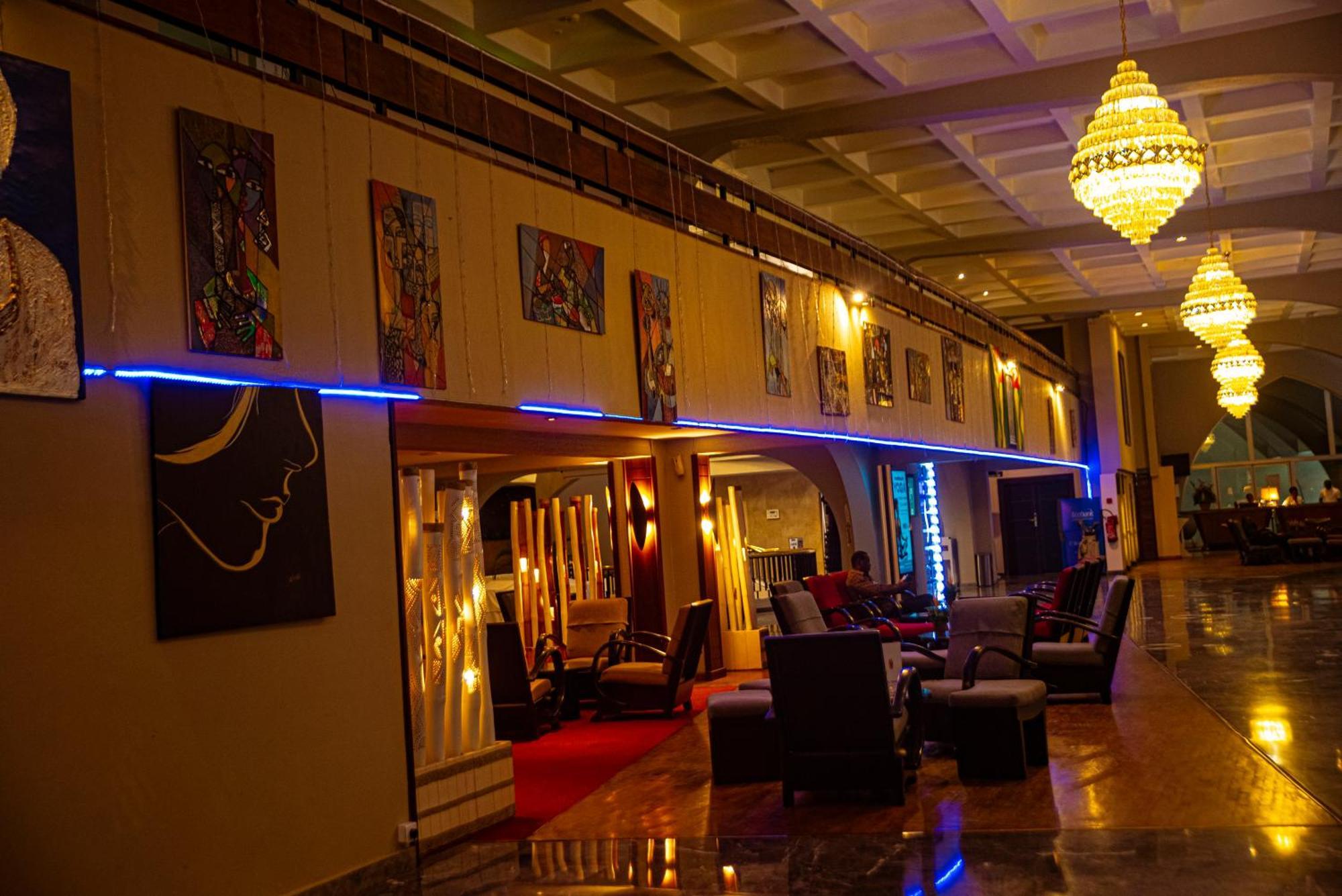 Hôtel Sarakawa Lomé Extérieur photo
