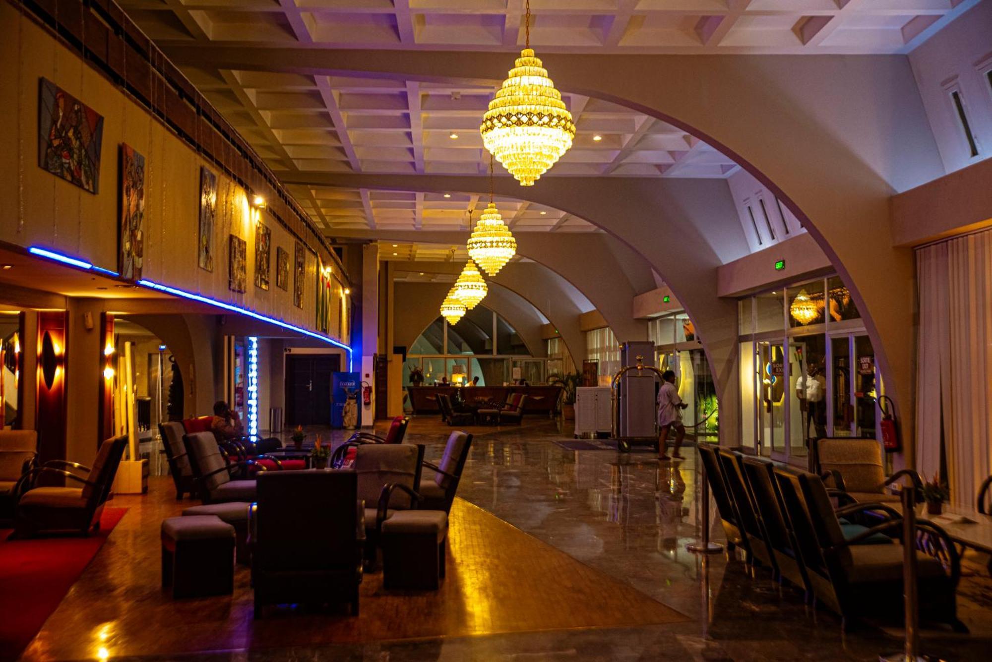 Hôtel Sarakawa Lomé Extérieur photo