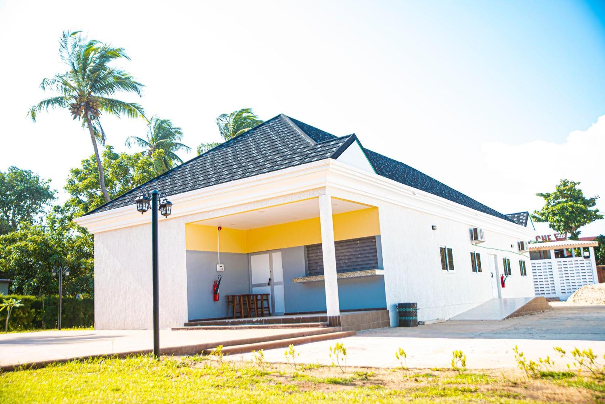 Hôtel Sarakawa Lomé Extérieur photo