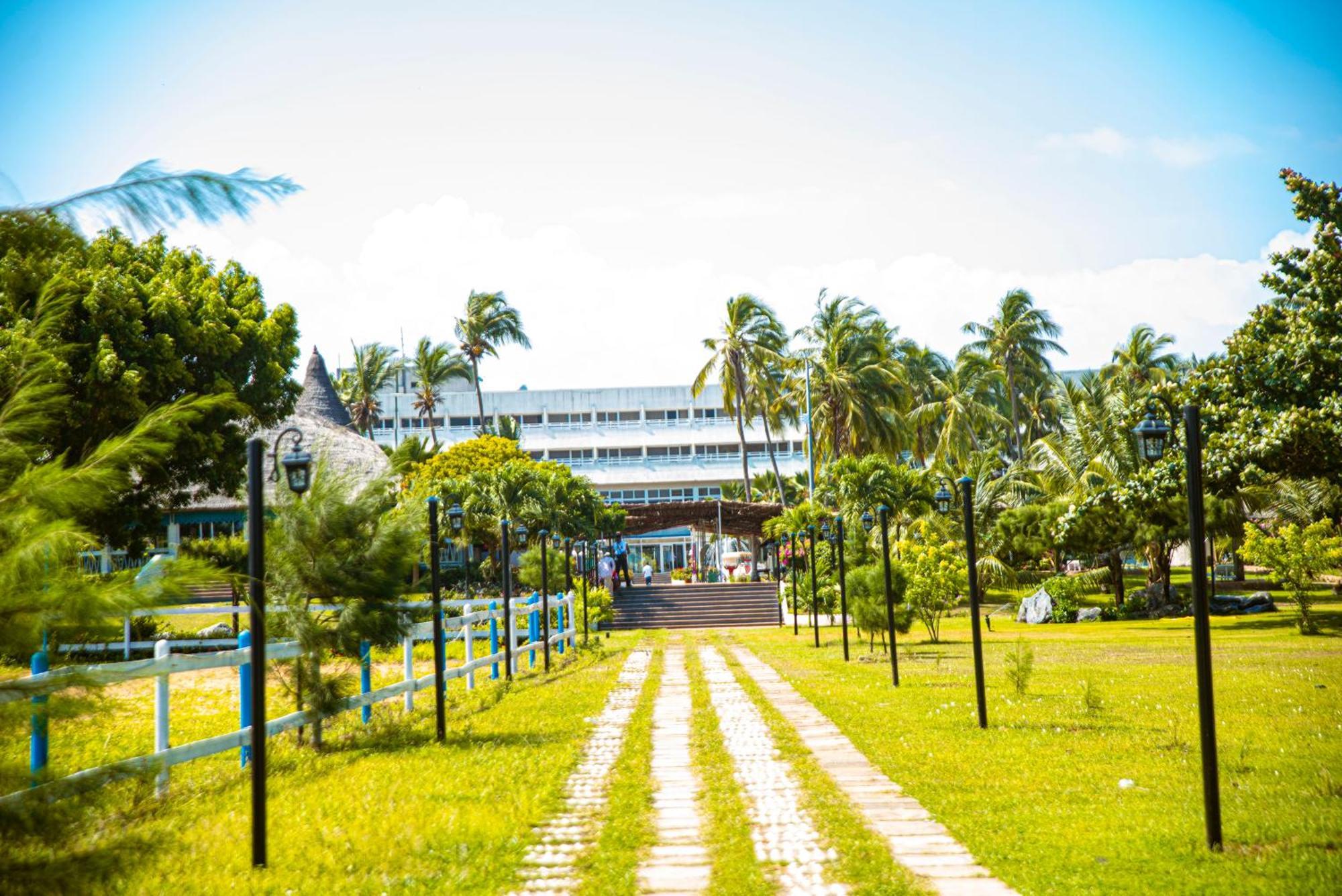 Hôtel Sarakawa Lomé Extérieur photo