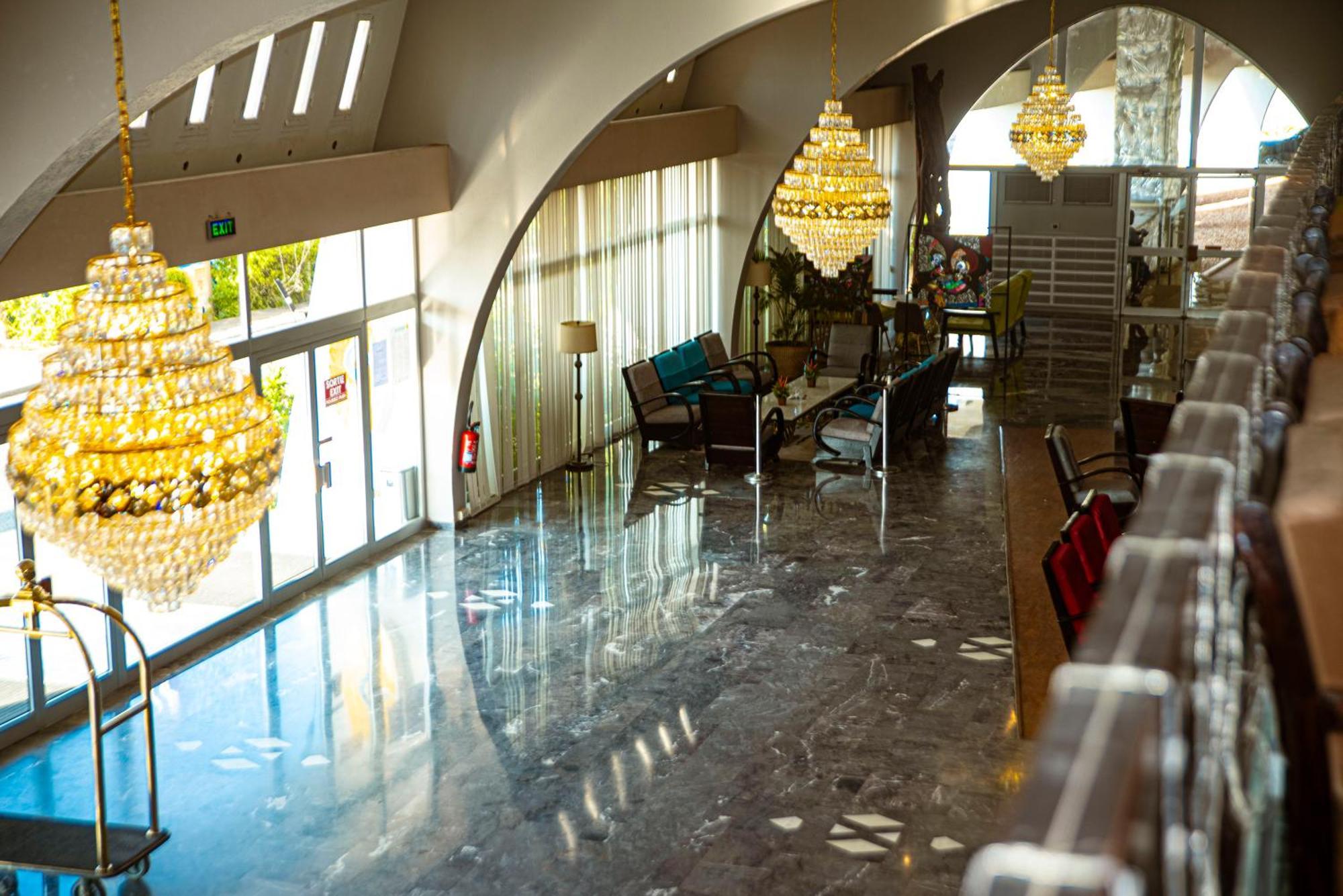 Hôtel Sarakawa Lomé Extérieur photo