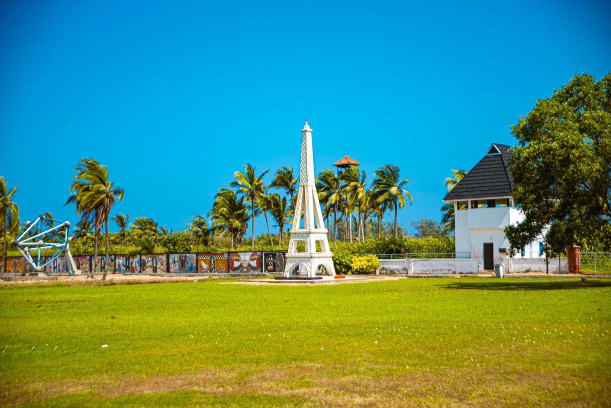 Hôtel Sarakawa Lomé Extérieur photo