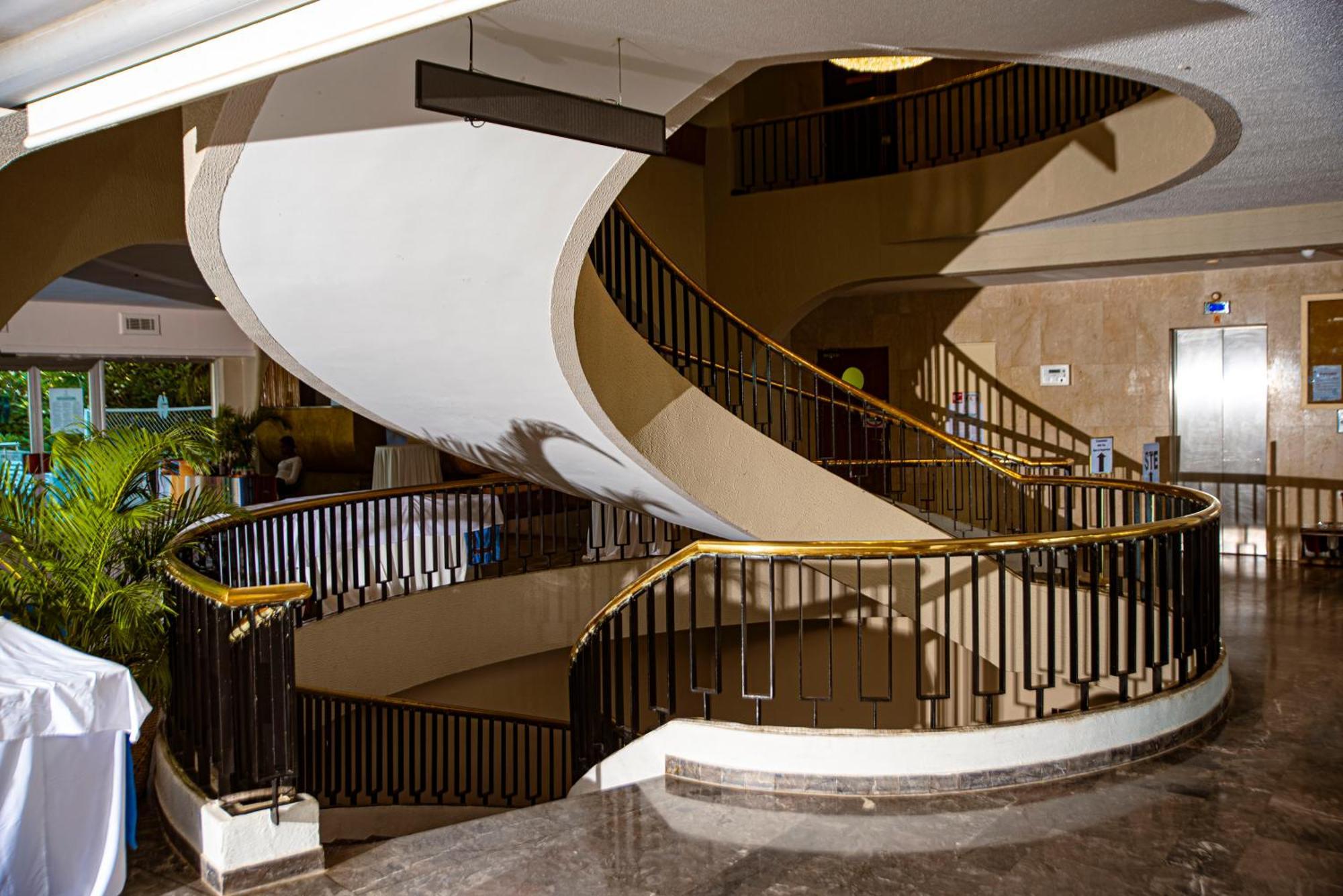 Hôtel Sarakawa Lomé Extérieur photo