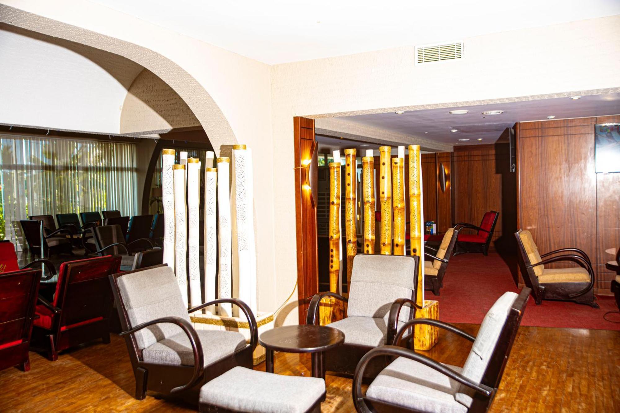 Hôtel Sarakawa Lomé Extérieur photo